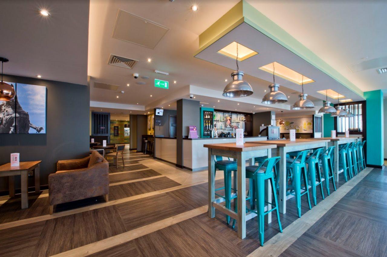 Premier Inn Leeds City Centre エクステリア 写真